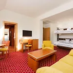 Zentral 4* León