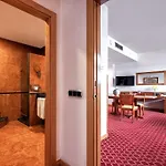 Zentral 4*