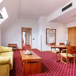 Zentral 4* León