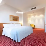 Hotel Zentral 4*