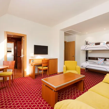 Zentral 4* León