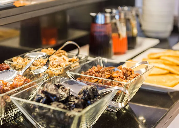 Zentral Отель Леон