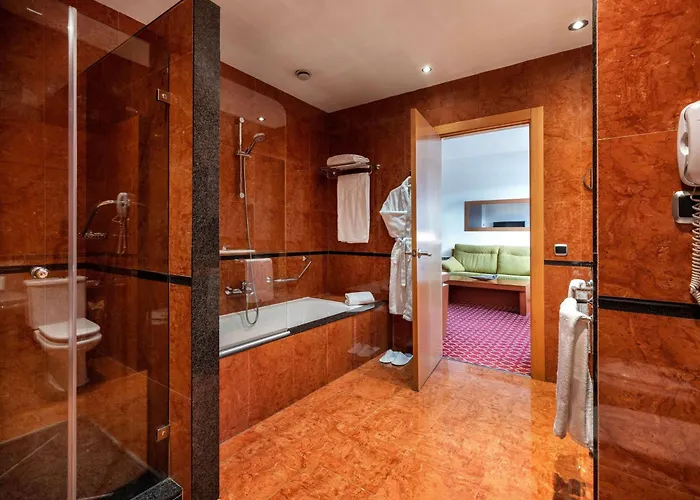 Отель Zentral 4*