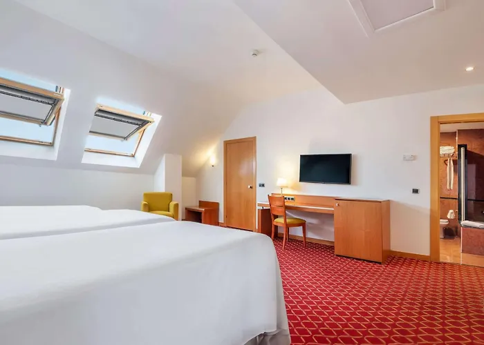 Отель Zentral Леон