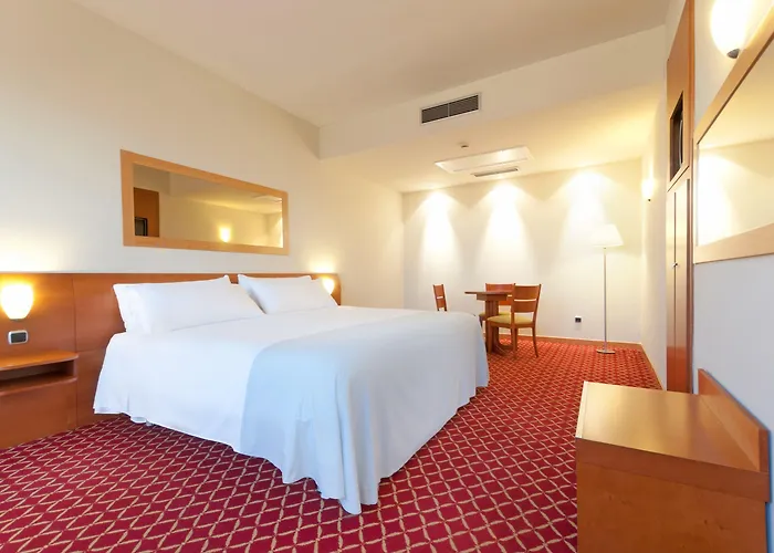 Zentral Отель Леон